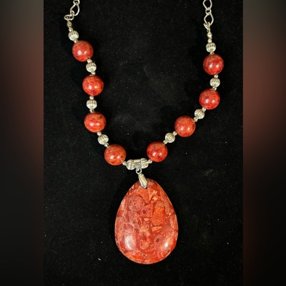 Vintage red stone pendant necklace C149 - Picture 1 of 2